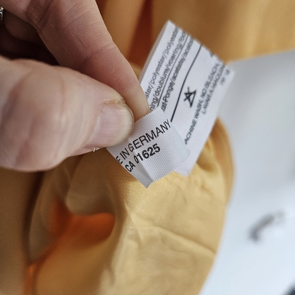 Vintage Fink Fine Dresses Yellow Short Sleeve Blazer with Black Buttons - Picture 6 of 9